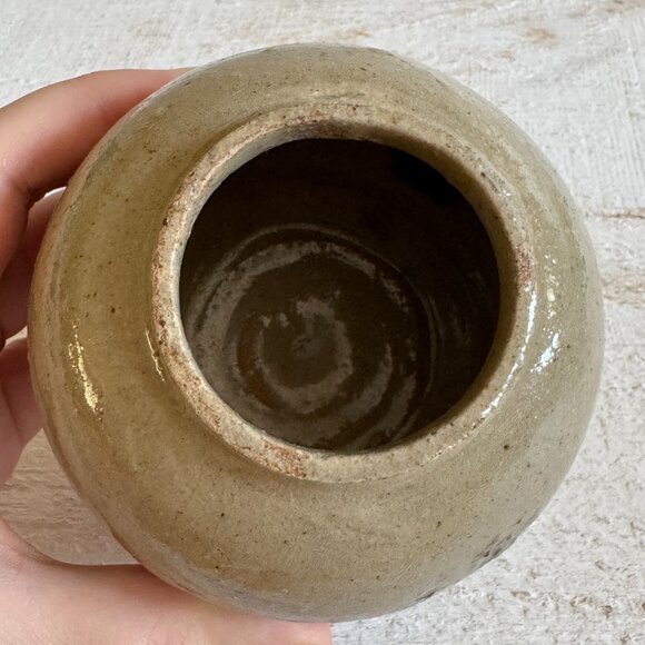 Small Earthenware Pottery Ginger Jar - Picture 6 of 10
